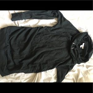 Maternity neck sweatshirt